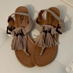 Fringe sandals